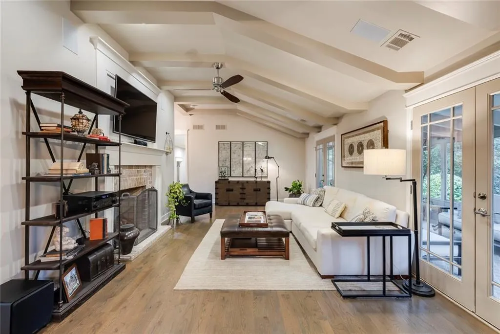 6335 Cherry Tree Lane, Sandy Springs, Georgia 30328, 3 Bedrooms Bedrooms, ,2 BathroomsBathrooms,Residential,For Sale,6335 Cherry Tree Lane,7672908