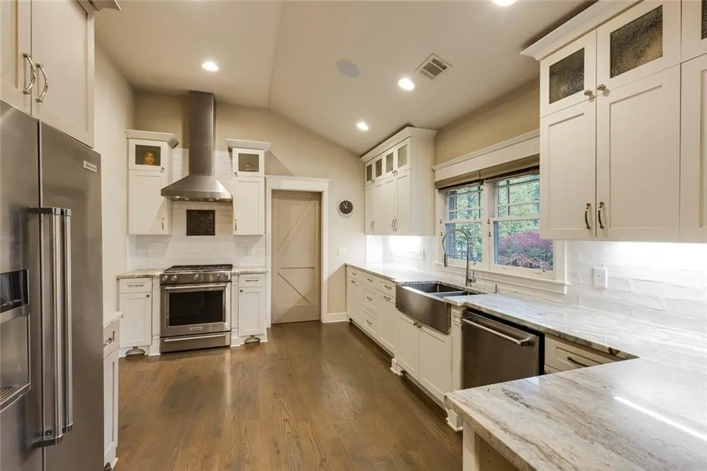 6335 Cherry Tree Lane, Sandy Springs, Georgia 30328, 3 Bedrooms Bedrooms, ,2 BathroomsBathrooms,Residential,For Sale,6335 Cherry Tree Lane,7672908