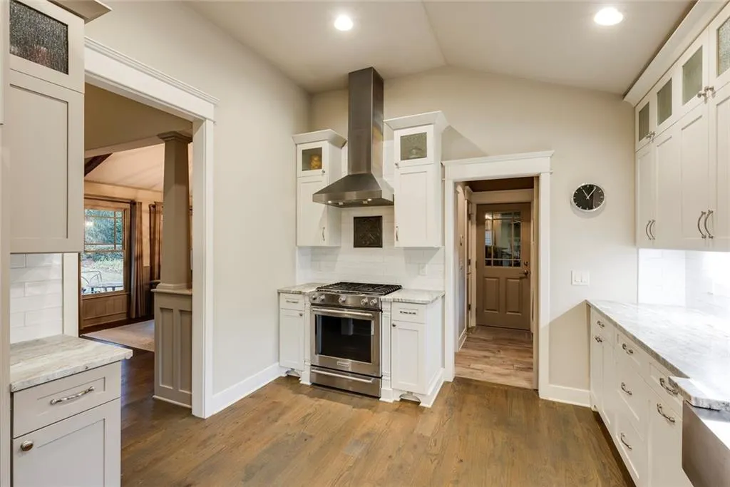 6335 Cherry Tree Lane, Sandy Springs, Georgia 30328, 3 Bedrooms Bedrooms, ,2 BathroomsBathrooms,Residential,For Sale,6335 Cherry Tree Lane,7672908