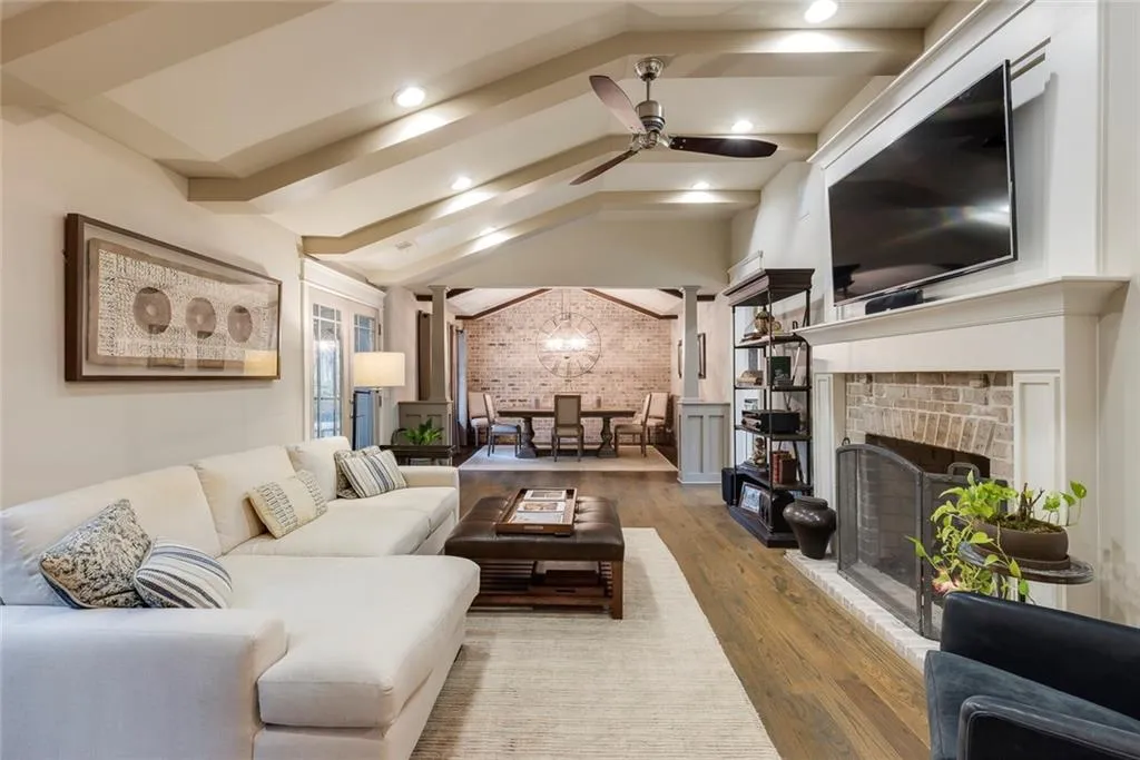 6335 Cherry Tree Lane, Sandy Springs, Georgia 30328, 3 Bedrooms Bedrooms, ,2 BathroomsBathrooms,Residential,For Sale,6335 Cherry Tree Lane,7672908