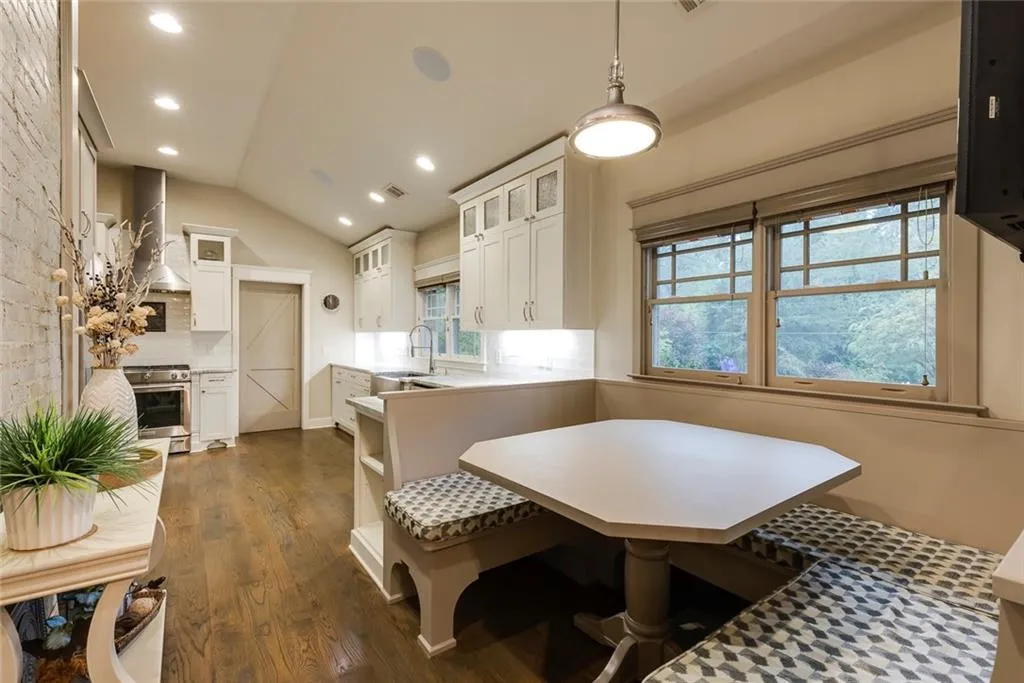 6335 Cherry Tree Lane, Sandy Springs, Georgia 30328, 3 Bedrooms Bedrooms, ,2 BathroomsBathrooms,Residential,For Sale,6335 Cherry Tree Lane,7672908