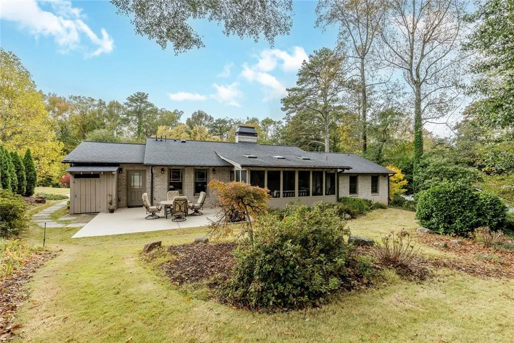 6335 Cherry Tree Lane, Sandy Springs, Georgia 30328, 3 Bedrooms Bedrooms, ,2 BathroomsBathrooms,Residential,For Sale,6335 Cherry Tree Lane,7672908