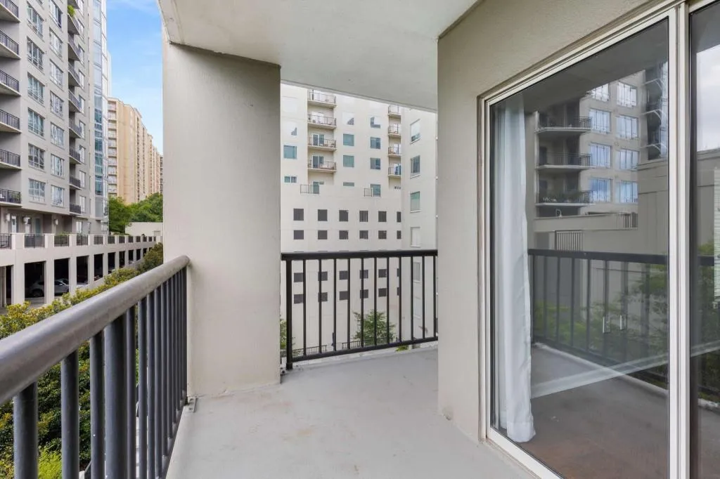 275 13th Street Ne Unit 401, Atlanta, Georgia 30309, 2 Bedrooms Bedrooms, ,2 BathroomsBathrooms,Residential,For Sale,275 13th Street Ne Unit 401,7618160