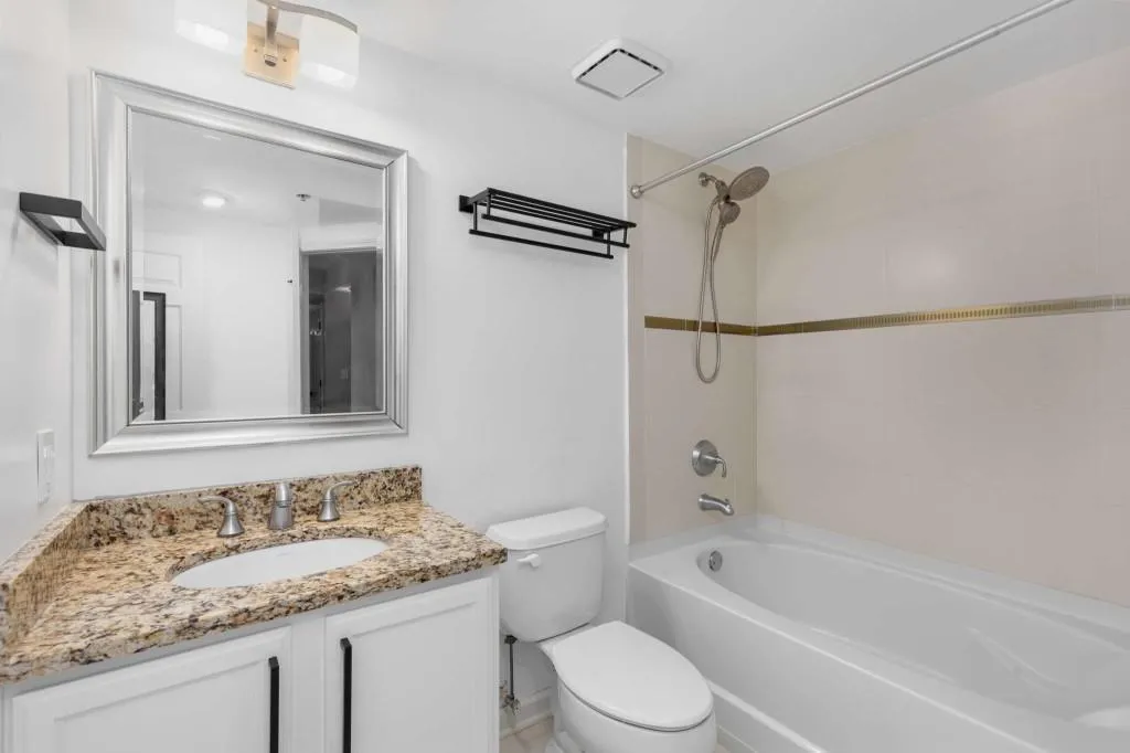 275 13th Street Ne Unit 401, Atlanta, Georgia 30309, 2 Bedrooms Bedrooms, ,2 BathroomsBathrooms,Residential,For Sale,275 13th Street Ne Unit 401,7618160