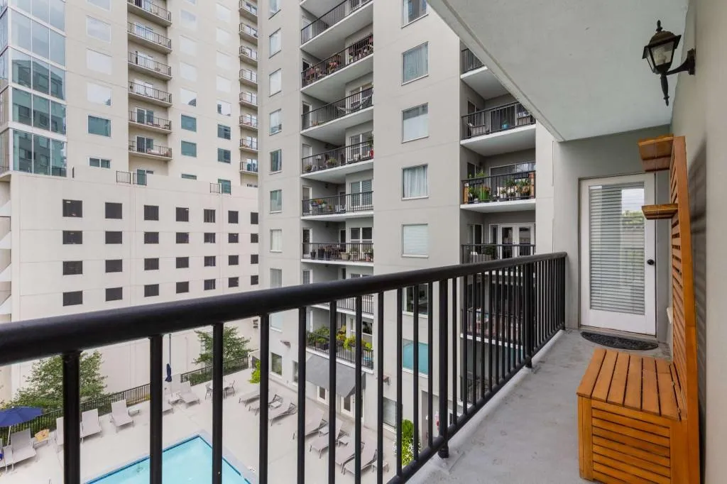 275 13th Street Ne Unit 401, Atlanta, Georgia 30309, 2 Bedrooms Bedrooms, ,2 BathroomsBathrooms,Residential,For Sale,275 13th Street Ne Unit 401,7618160
