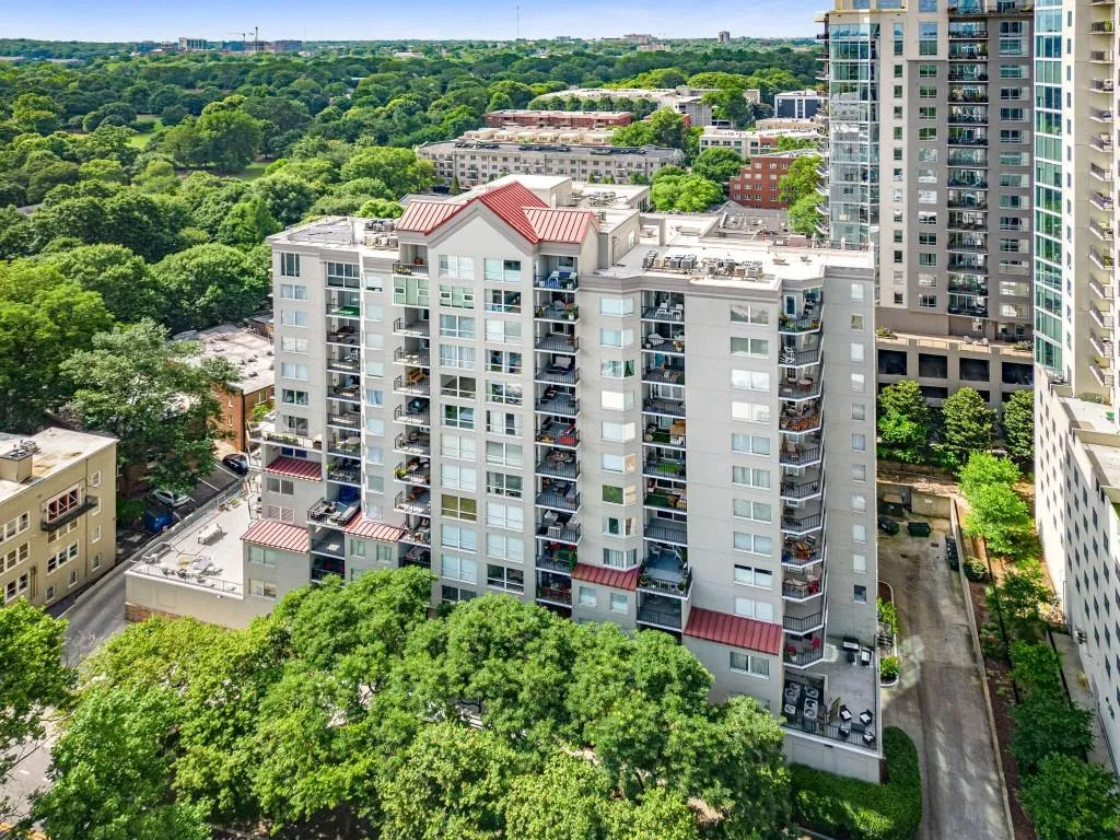 275 13th Street Ne Unit 401, Atlanta, Georgia 30309, 2 Bedrooms Bedrooms, ,2 BathroomsBathrooms,Residential,For Sale,275 13th Street Ne Unit 401,7618160