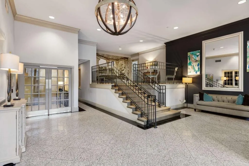 275 13th Street Ne Unit 401, Atlanta, Georgia 30309, 2 Bedrooms Bedrooms, ,2 BathroomsBathrooms,Residential,For Sale,275 13th Street Ne Unit 401,7618160