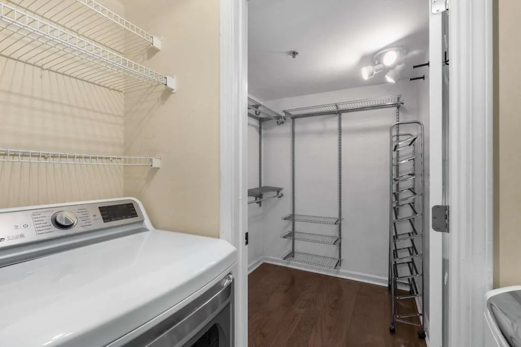 275 13th Street Ne Unit 401, Atlanta, Georgia 30309, 2 Bedrooms Bedrooms, ,2 BathroomsBathrooms,Residential,For Sale,275 13th Street Ne Unit 401,7618160