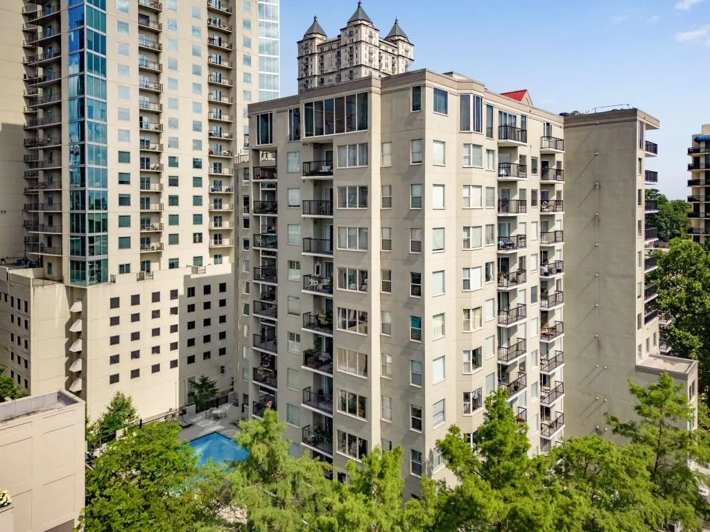275 13th Street Ne Unit 401, Atlanta, Georgia 30309, 2 Bedrooms Bedrooms, ,2 BathroomsBathrooms,Residential,For Sale,275 13th Street Ne Unit 401,7618160