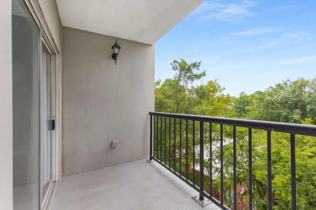 275 13th Street Ne Unit 401, Atlanta, Georgia 30309, 2 Bedrooms Bedrooms, ,2 BathroomsBathrooms,Residential,For Sale,275 13th Street Ne Unit 401,7618160
