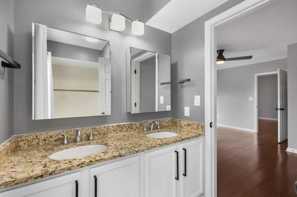 275 13th Street Ne Unit 401, Atlanta, Georgia 30309, 2 Bedrooms Bedrooms, ,2 BathroomsBathrooms,Residential,For Sale,275 13th Street Ne Unit 401,7618160
