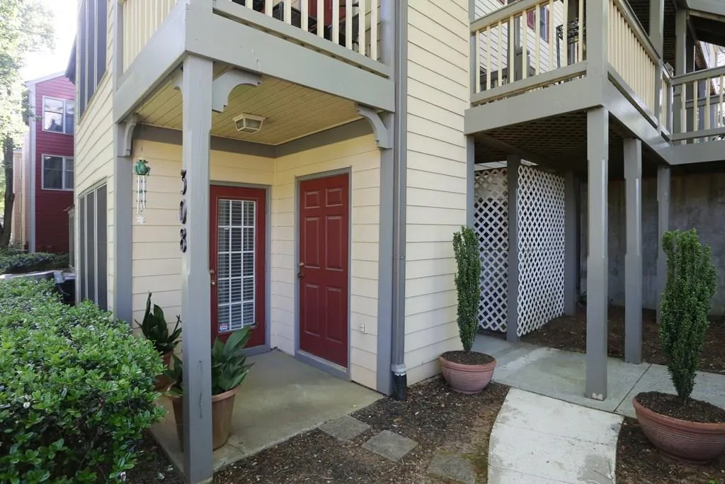 308 Hollyfax Circle Unit 308, Sandy Springs, Georgia 30328, 2 Bedrooms Bedrooms, ,2 BathroomsBathrooms,Residential,Sold,308 Hollyfax Circle Unit 308,5686703