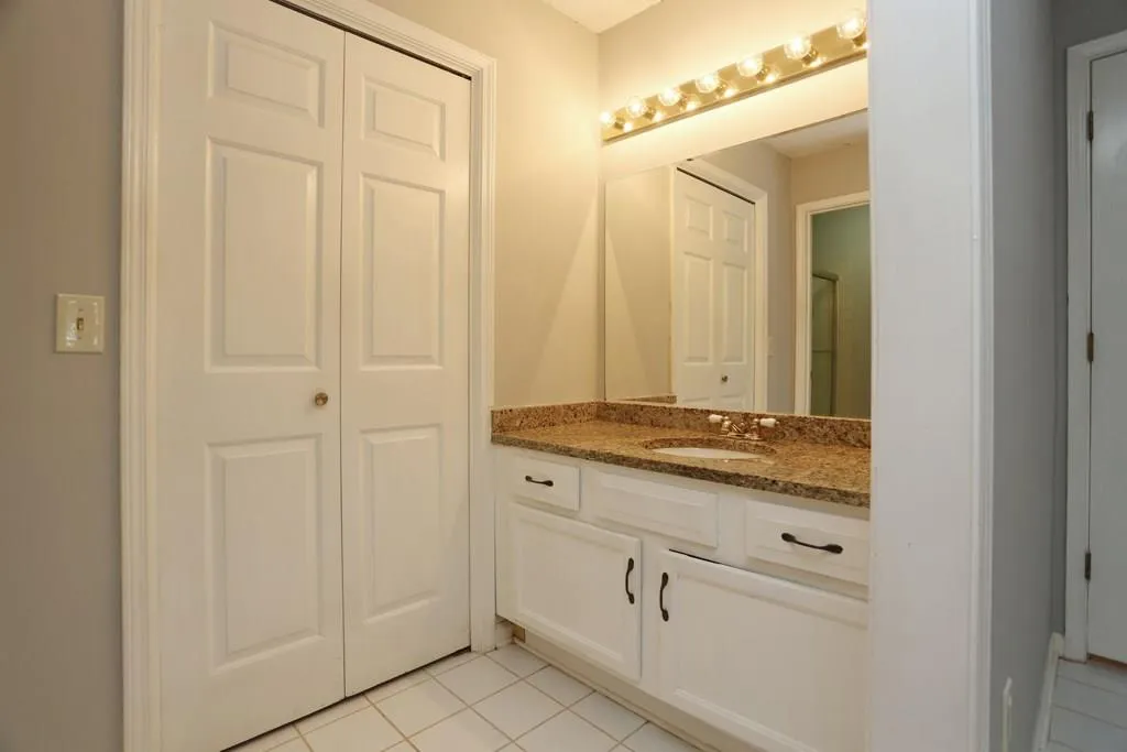 308 Hollyfax Circle Unit 308, Sandy Springs, Georgia 30328, 2 Bedrooms Bedrooms, ,2 BathroomsBathrooms,Residential,Sold,308 Hollyfax Circle Unit 308,5686703
