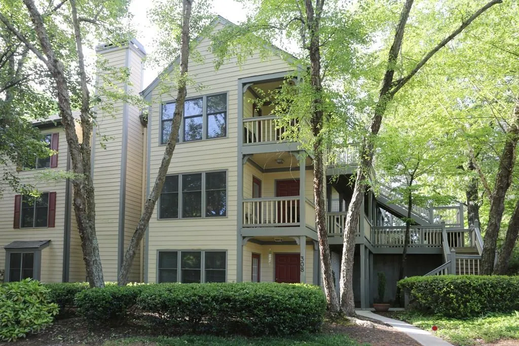 308 Hollyfax Circle Unit 308, Sandy Springs, Georgia 30328, 2 Bedrooms Bedrooms, ,2 BathroomsBathrooms,Residential,Sold,308 Hollyfax Circle Unit 308,5686703