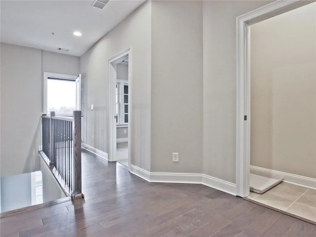 6674 Sterling Drive Unit 667, Sandy Springs, Georgia 30328, 3 Bedrooms Bedrooms, ,3 BathroomsBathrooms,Residential,Sold,6674 Sterling Drive Unit 667,6900019