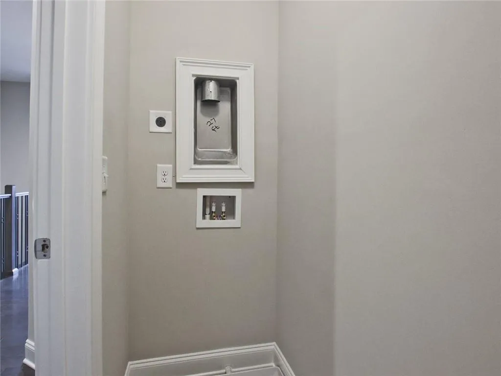 6674 Sterling Drive Unit 667, Sandy Springs, Georgia 30328, 3 Bedrooms Bedrooms, ,3 BathroomsBathrooms,Residential,Sold,6674 Sterling Drive Unit 667,6900019