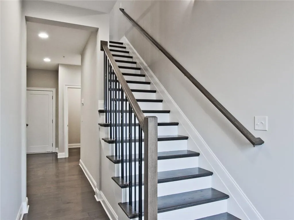 6674 Sterling Drive Unit 667, Sandy Springs, Georgia 30328, 3 Bedrooms Bedrooms, ,3 BathroomsBathrooms,Residential,Sold,6674 Sterling Drive Unit 667,6900019