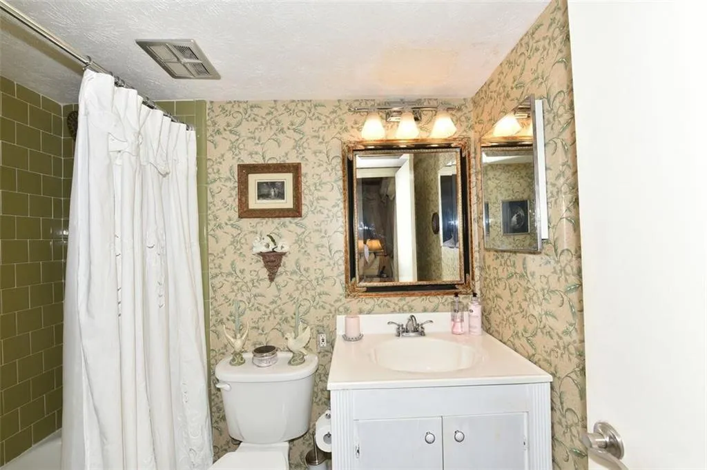 725 Dalrymple Road Unit 6d, Sandy Springs, Georgia 30328, 3 Bedrooms Bedrooms, ,2 BathroomsBathrooms,Residential,Sold,725 Dalrymple Road Unit 6d,6030869