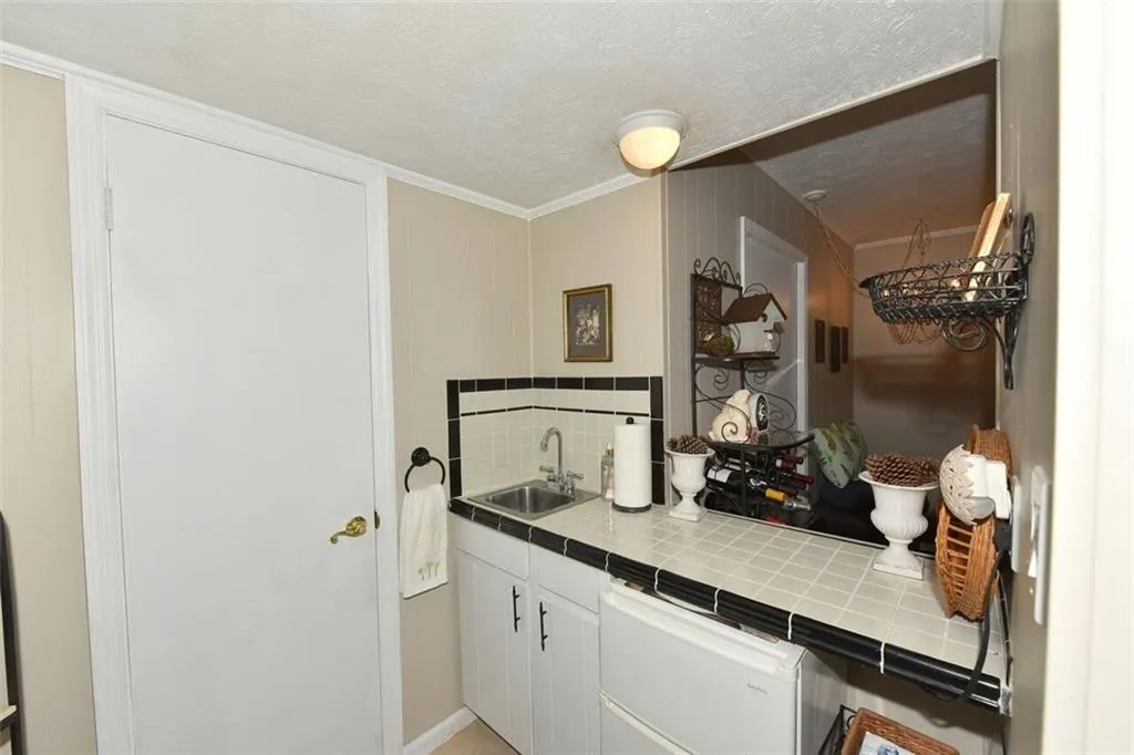725 Dalrymple Road Unit 6d, Sandy Springs, Georgia 30328, 3 Bedrooms Bedrooms, ,2 BathroomsBathrooms,Residential,Sold,725 Dalrymple Road Unit 6d,6030869
