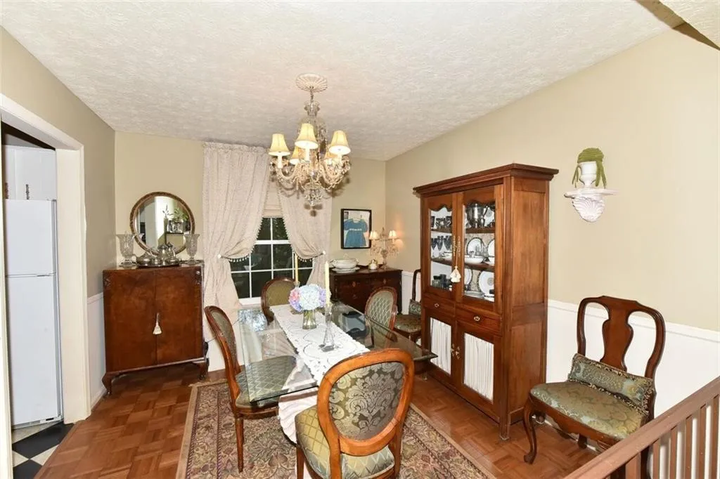 725 Dalrymple Road Unit 6d, Sandy Springs, Georgia 30328, 3 Bedrooms Bedrooms, ,2 BathroomsBathrooms,Residential,Sold,725 Dalrymple Road Unit 6d,6030869