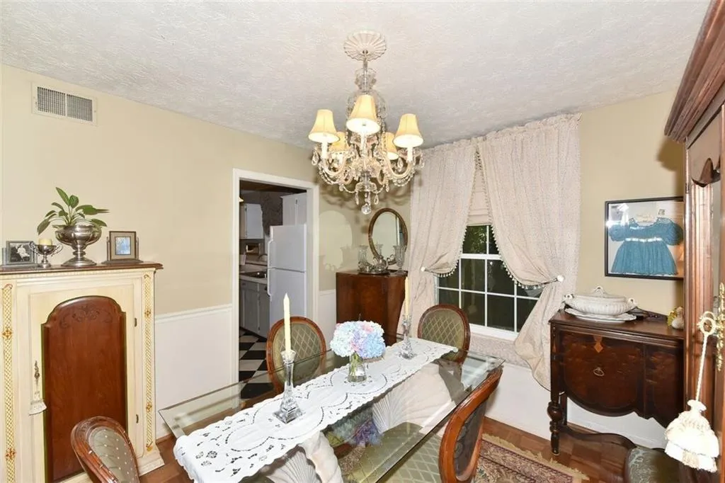 725 Dalrymple Road Unit 6d, Sandy Springs, Georgia 30328, 3 Bedrooms Bedrooms, ,2 BathroomsBathrooms,Residential,Sold,725 Dalrymple Road Unit 6d,6030869