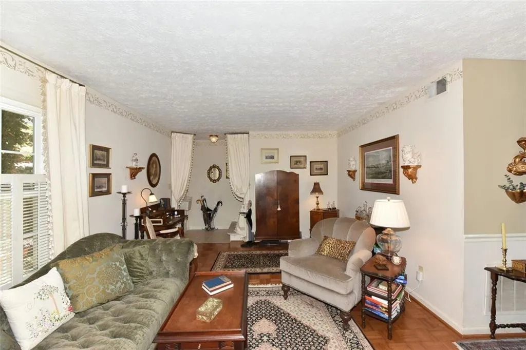725 Dalrymple Road Unit 6d, Sandy Springs, Georgia 30328, 3 Bedrooms Bedrooms, ,2 BathroomsBathrooms,Residential,Sold,725 Dalrymple Road Unit 6d,6030869