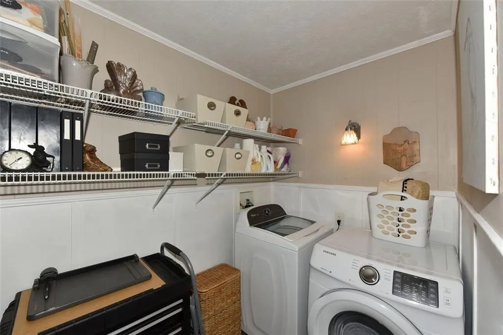 725 Dalrymple Road Unit 6d, Sandy Springs, Georgia 30328, 3 Bedrooms Bedrooms, ,2 BathroomsBathrooms,Residential,Sold,725 Dalrymple Road Unit 6d,6030869