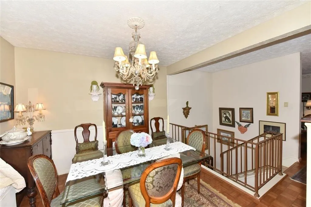 725 Dalrymple Road Unit 6d, Sandy Springs, Georgia 30328, 3 Bedrooms Bedrooms, ,2 BathroomsBathrooms,Residential,Sold,725 Dalrymple Road Unit 6d,6030869