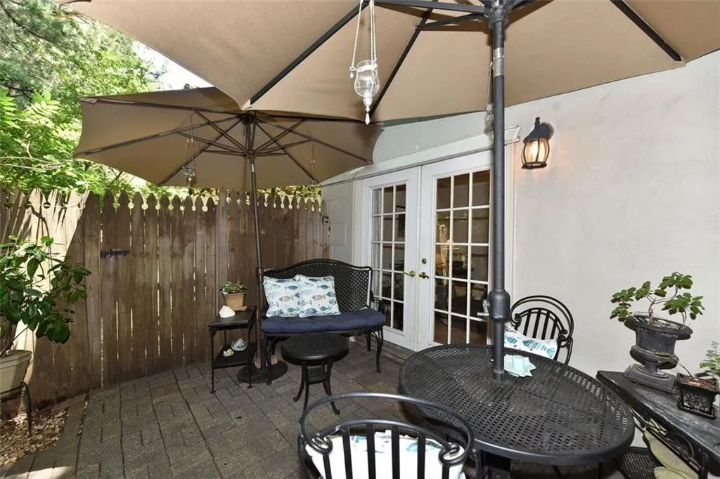 725 Dalrymple Road Unit 6d, Sandy Springs, Georgia 30328, 3 Bedrooms Bedrooms, ,2 BathroomsBathrooms,Residential,Sold,725 Dalrymple Road Unit 6d,6030869