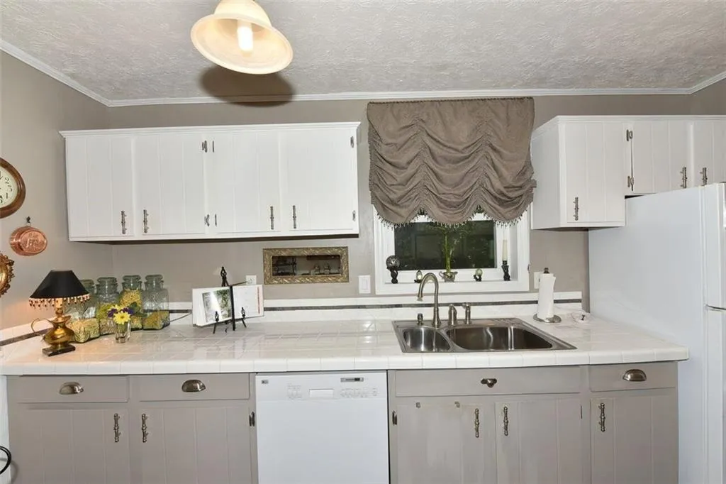 725 Dalrymple Road Unit 6d, Sandy Springs, Georgia 30328, 3 Bedrooms Bedrooms, ,2 BathroomsBathrooms,Residential,Sold,725 Dalrymple Road Unit 6d,6030869