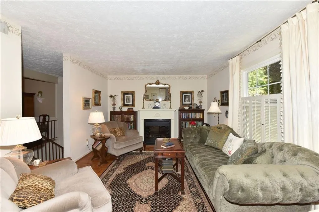 725 Dalrymple Road Unit 6d, Sandy Springs, Georgia 30328, 3 Bedrooms Bedrooms, ,2 BathroomsBathrooms,Residential,Sold,725 Dalrymple Road Unit 6d,6030869
