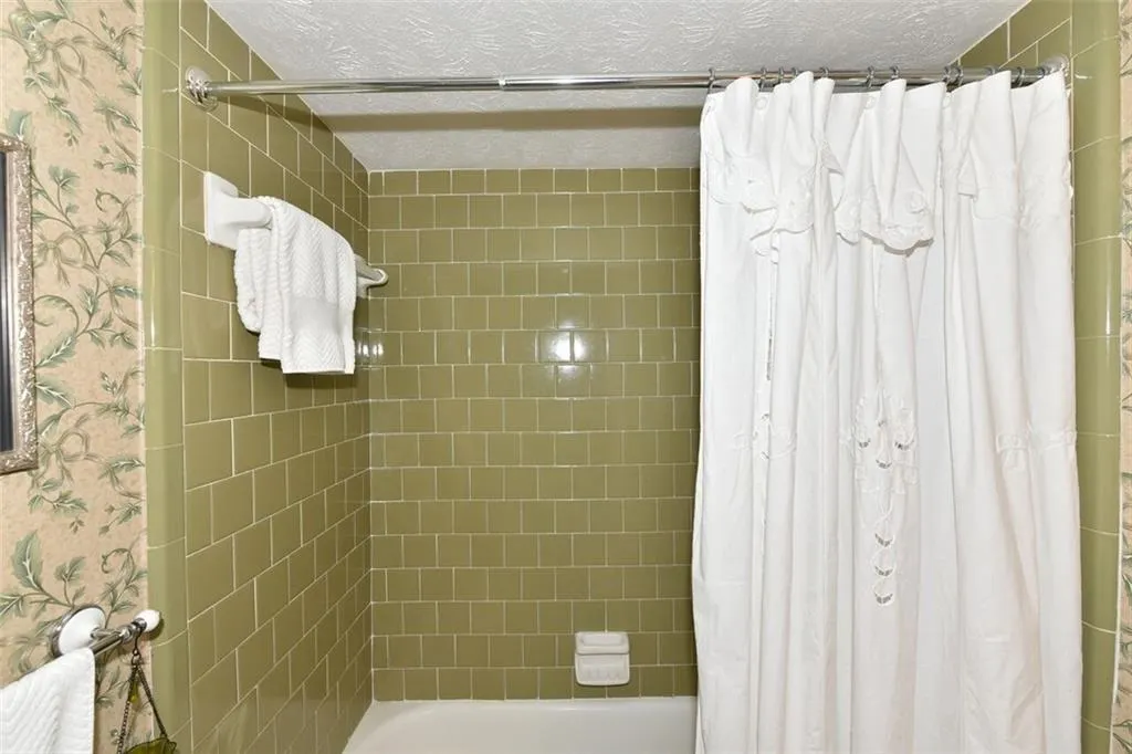 725 Dalrymple Road Unit 6d, Sandy Springs, Georgia 30328, 3 Bedrooms Bedrooms, ,2 BathroomsBathrooms,Residential,Sold,725 Dalrymple Road Unit 6d,6030869