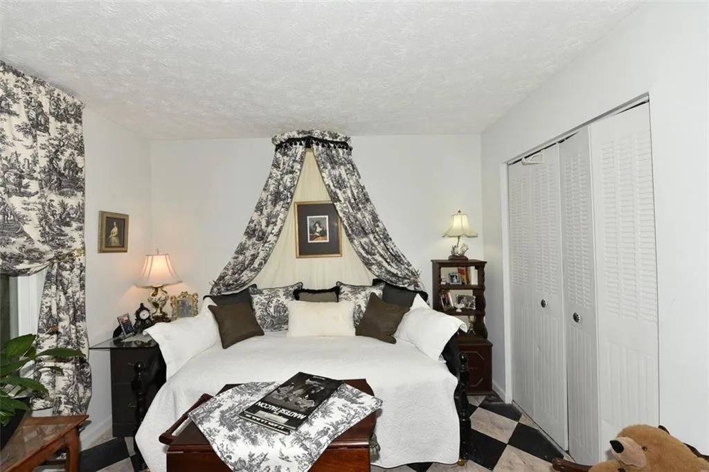 725 Dalrymple Road Unit 6d, Sandy Springs, Georgia 30328, 3 Bedrooms Bedrooms, ,2 BathroomsBathrooms,Residential,Sold,725 Dalrymple Road Unit 6d,6030869