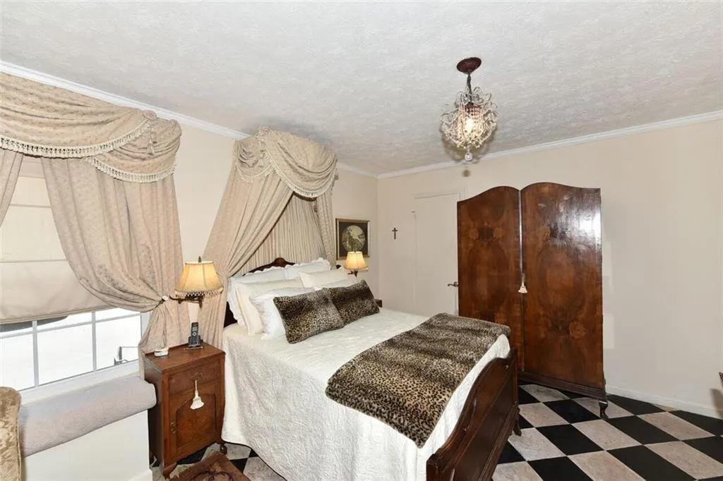 725 Dalrymple Road Unit 6d, Sandy Springs, Georgia 30328, 3 Bedrooms Bedrooms, ,2 BathroomsBathrooms,Residential,Sold,725 Dalrymple Road Unit 6d,6030869