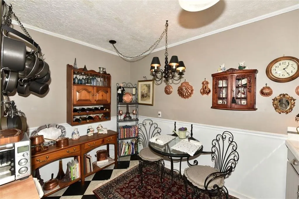 725 Dalrymple Road Unit 6d, Sandy Springs, Georgia 30328, 3 Bedrooms Bedrooms, ,2 BathroomsBathrooms,Residential,Sold,725 Dalrymple Road Unit 6d,6030869