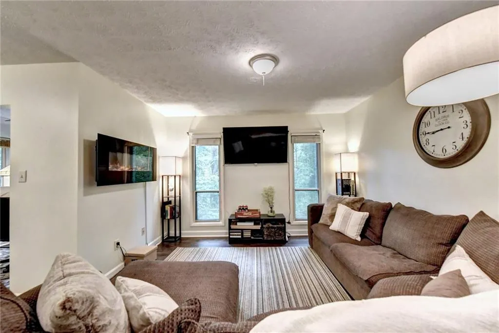 5153 Roswell Road Unit 1/53, Atlanta, Georgia 30342, 1 Bedroom Bedrooms, ,1 BathroomBathrooms,Residential,Sold,5153 Roswell Road Unit 1/53,6908647 5153 Roswell Road Unit 1/53, Atlanta, Georgia 30342, 1 Bedroom Bedrooms, ,1 BathroomBathrooms,Residential,Sold,5153 Roswell Road Unit 1/53,6908647