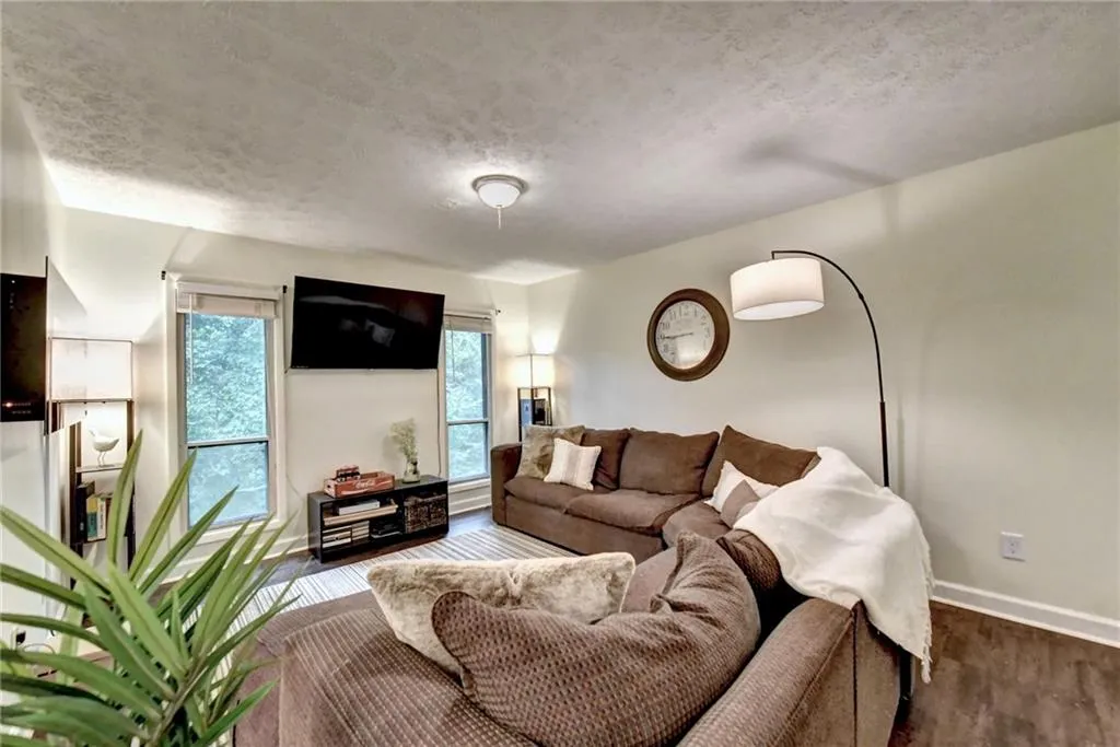 5153 Roswell Road Unit 1/53, Atlanta, Georgia 30342, 1 Bedroom Bedrooms, ,1 BathroomBathrooms,Residential,Sold,5153 Roswell Road Unit 1/53,6908647 5153 Roswell Road Unit 1/53, Atlanta, Georgia 30342, 1 Bedroom Bedrooms, ,1 BathroomBathrooms,Residential,Sold,5153 Roswell Road Unit 1/53,6908647