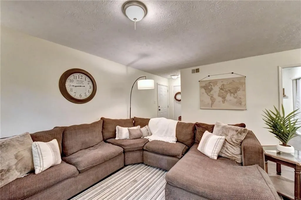 5153 Roswell Road Unit 1/53, Atlanta, Georgia 30342, 1 Bedroom Bedrooms, ,1 BathroomBathrooms,Residential,Sold,5153 Roswell Road Unit 1/53,6908647 5153 Roswell Road Unit 1/53, Atlanta, Georgia 30342, 1 Bedroom Bedrooms, ,1 BathroomBathrooms,Residential,Sold,5153 Roswell Road Unit 1/53,6908647