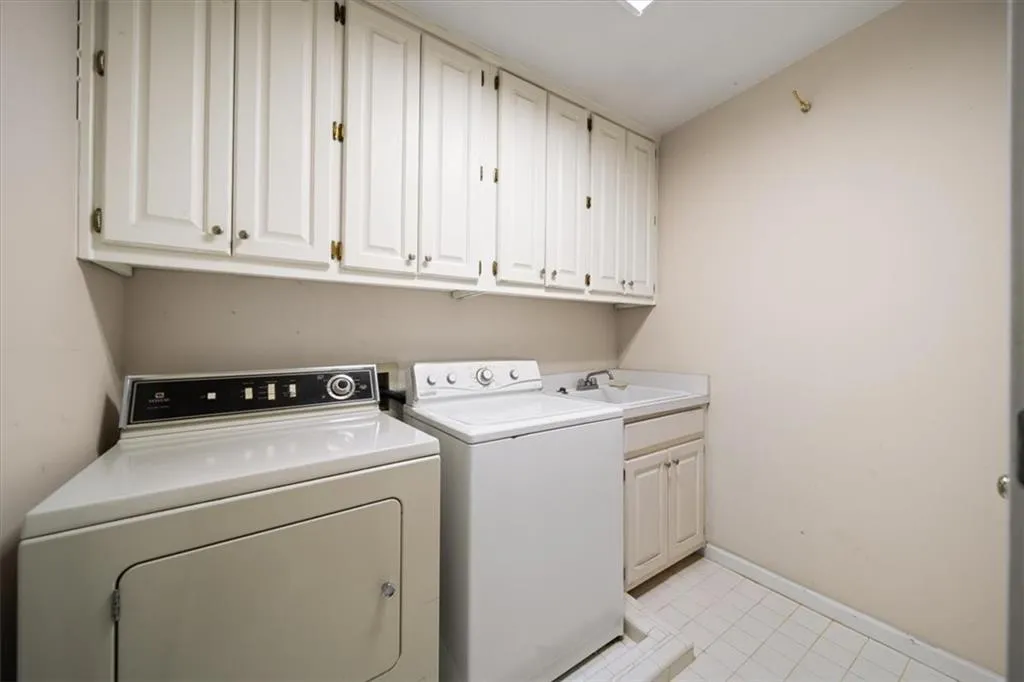 2820 Harwick Drive, Atlanta, Georgia 30350, 5 Bedrooms Bedrooms, ,5 BathroomsBathrooms,Residential,For Sale,2820 Harwick Drive,7617921