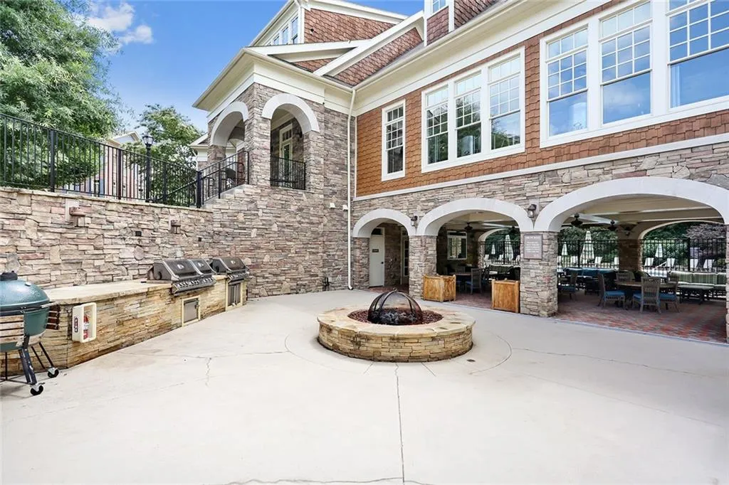 200 River Vista Drive Unit 702, Atlanta, Georgia 30339, 2 Bedrooms Bedrooms, ,2 BathroomsBathrooms,Residential,Sold,200 River Vista Drive Unit 702,5867807