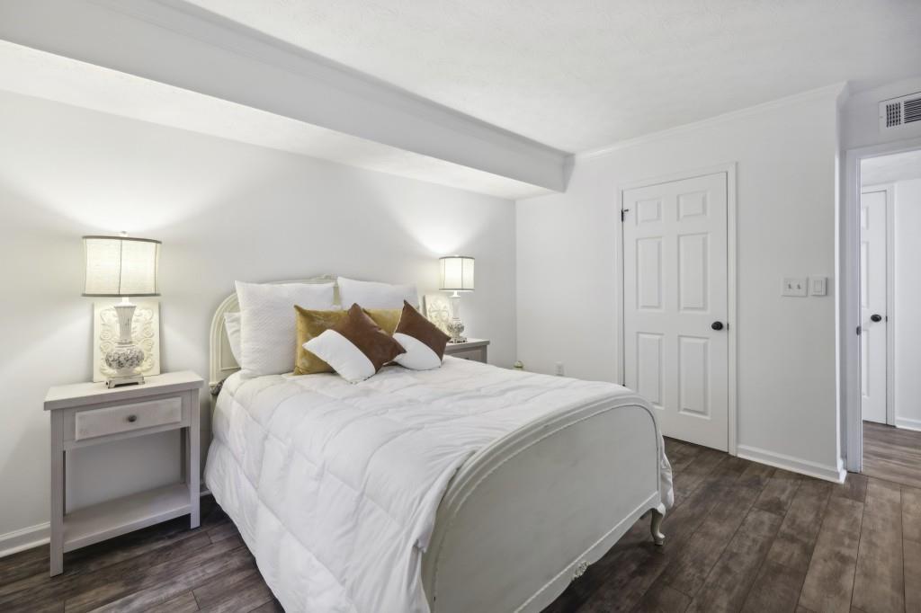 203 Natchez Trace, Sandy Springs, Georgia 30350, 2 Bedrooms Bedrooms, ,1 BathroomBathrooms,Residential,Sold,203 Natchez Trace,7298266