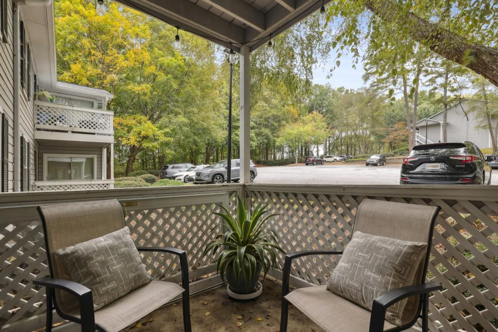 203 Natchez Trace, Sandy Springs, Georgia 30350, 2 Bedrooms Bedrooms, ,1 BathroomBathrooms,Residential,Sold,203 Natchez Trace,7298266