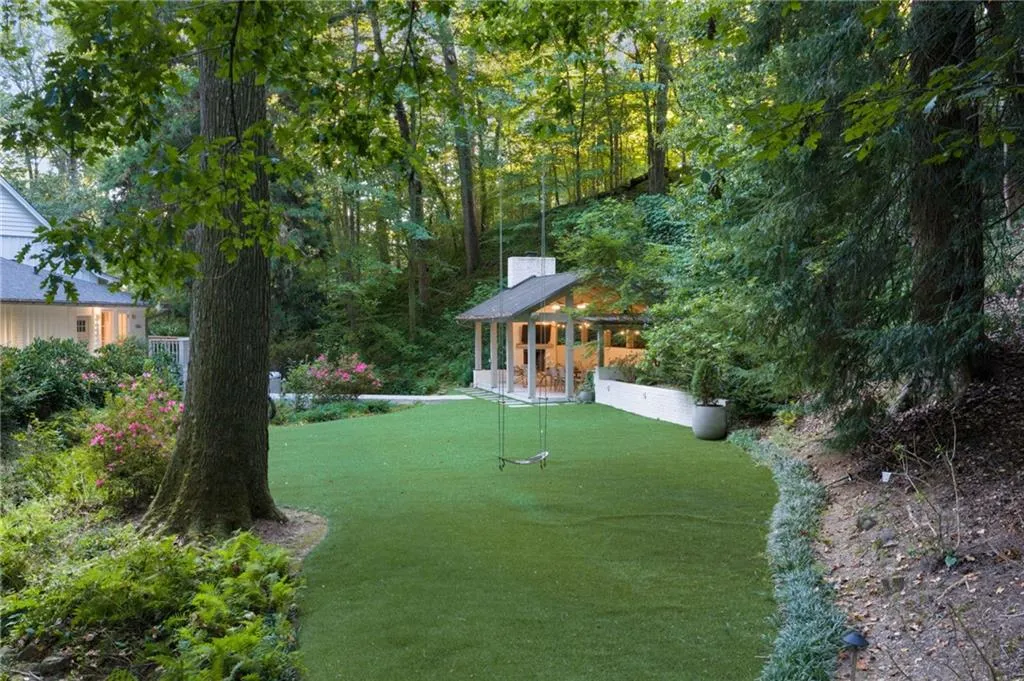 695 W Conway Drive, Atlanta, Georgia 30327, 5 Bedrooms Bedrooms, 0 ,4 BathroomsBathrooms,Residential,For Sale,695 W Conway Drive,7847754