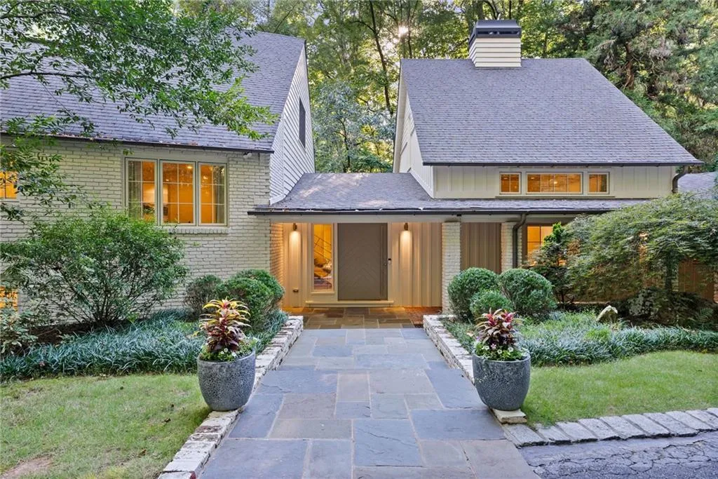 695 W Conway Drive, Atlanta, Georgia 30327, 5 Bedrooms Bedrooms, 0 ,4 BathroomsBathrooms,Residential,For Sale,695 W Conway Drive,7847754