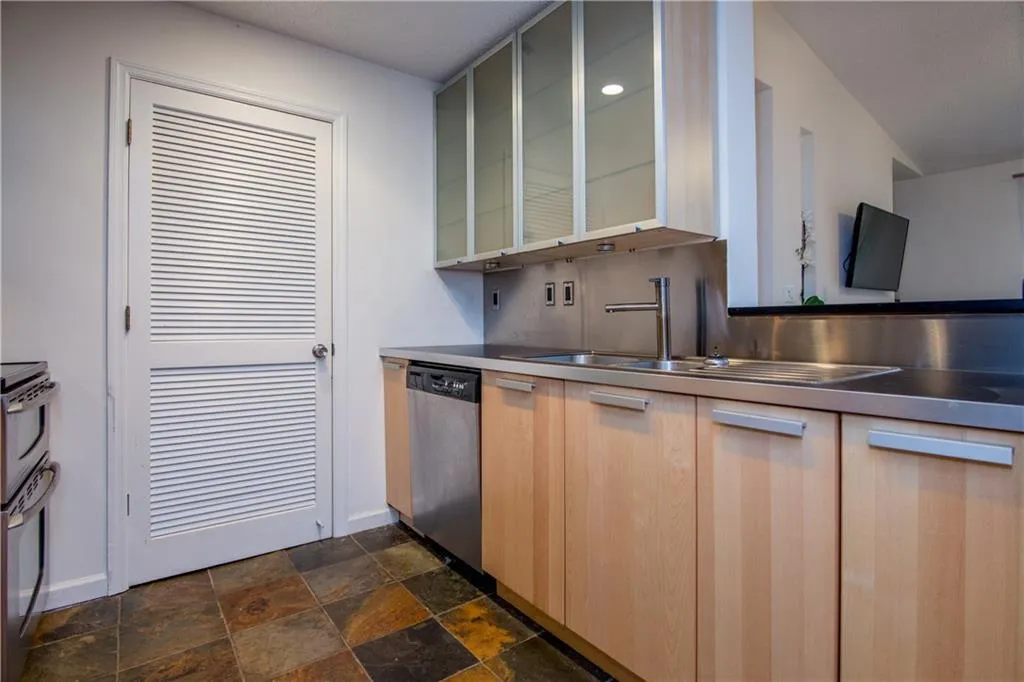 224 Granville Court Unit 224, Sandy Springs, Georgia 30328, 1 Bedroom Bedrooms, ,1 BathroomBathrooms,Residential,Sold,224 Granville Court Unit 224,6085284