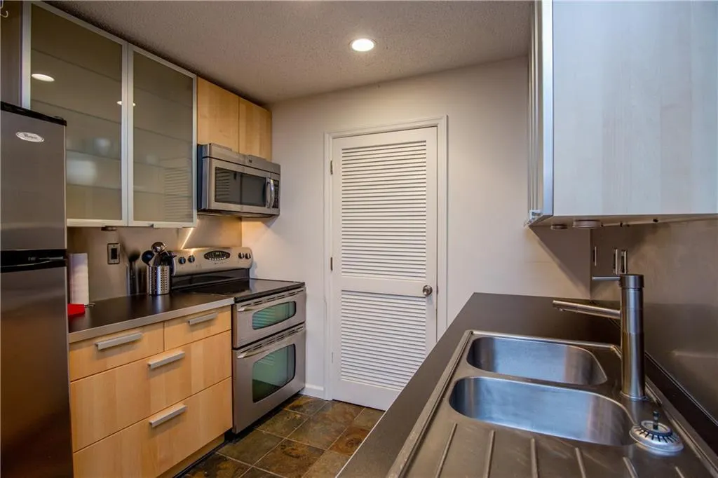 224 Granville Court Unit 224, Sandy Springs, Georgia 30328, 1 Bedroom Bedrooms, ,1 BathroomBathrooms,Residential,Sold,224 Granville Court Unit 224,6085284