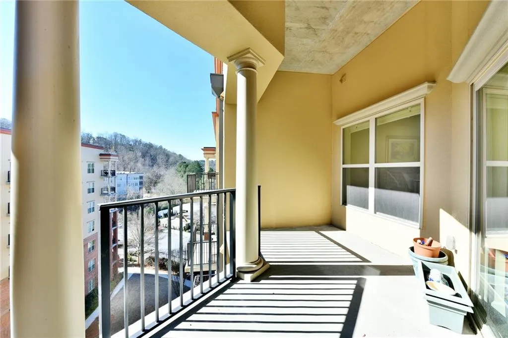 200 River Vista Drive Unit 736, Atlanta, Georgia 30339, 2 Bedrooms Bedrooms, ,2 BathroomsBathrooms,Residential,Sold,200 River Vista Drive Unit 736,5972471