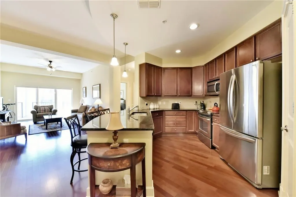 200 River Vista Drive Unit 736, Atlanta, Georgia 30339, 2 Bedrooms Bedrooms, ,2 BathroomsBathrooms,Residential,Sold,200 River Vista Drive Unit 736,5972471