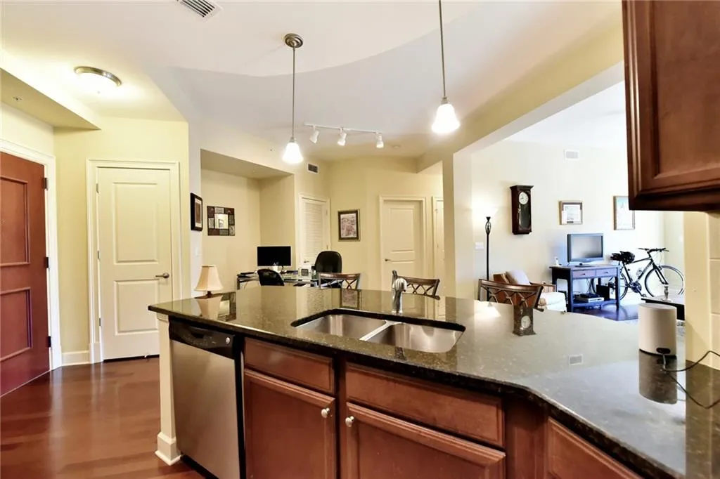 200 River Vista Drive Unit 736, Atlanta, Georgia 30339, 2 Bedrooms Bedrooms, ,2 BathroomsBathrooms,Residential,Sold,200 River Vista Drive Unit 736,5972471