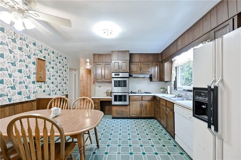 66 Johnson Ferry Road Nw, Atlanta, Georgia 30328, 3 Bedrooms Bedrooms, ,2 BathroomsBathrooms,Residential,Sold,66 Johnson Ferry Road Nw,7129903